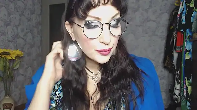 Aziza1 online show from 11.04.25