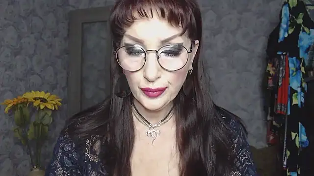 Snapshot of Aziza1 chatting on 06.15.26 Aziza1 online show from 06.15.26