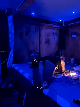 Etwas neugierig online show from 09.18.25