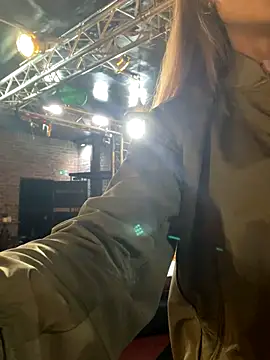 Etwas neugierig online show from 10.13.25