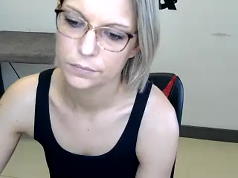 Snapshot of alixfeeling chatting on 12.06.24 alixfeeling online show from 12.06.24