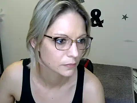 Snapshot of alixfeeling chatting on 12.06.24 alixfeeling online show from 12.06.24