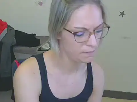 Snapshot of alixfeeling chatting on 01.20.25 alixfeeling online show from 01.20.25