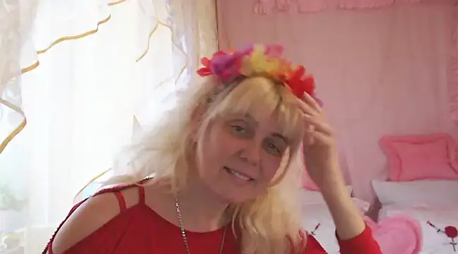 SunnySylvia online show from 02.08.25