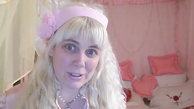 SunnySylvia online show from 02.17.25