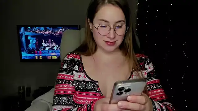 SeasonalSomeone online show from 12.25.24