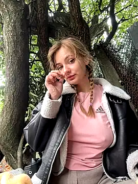 Night dreams online show from 09.25.25