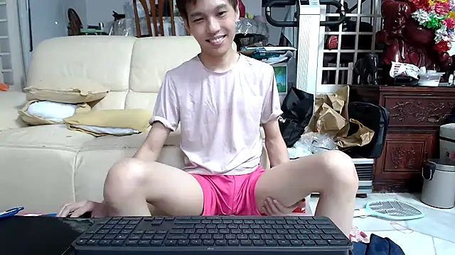 Snapshot of andrewooi chatting on 12.02.24 andrewooi online show from 12.02.24