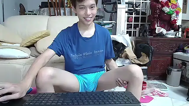 Snapshot of andrewooi chatting on 12.06.24 andrewooi online show from 12.06.24