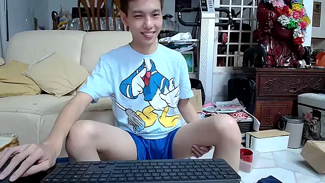 Snapshot of andrewooi chatting on 01.16.25 andrewooi online show from 01.16.25