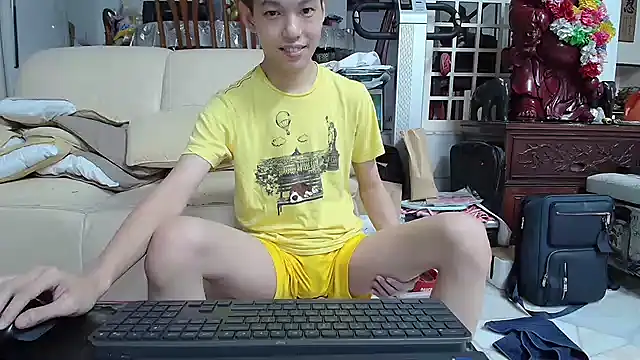 Snapshot of andrewooi chatting on 01.18.25 andrewooi online show from 01.18.25