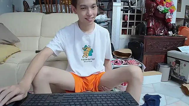 Snapshot of andrewooi chatting on 01.22.25 andrewooi online show from 01.22.25