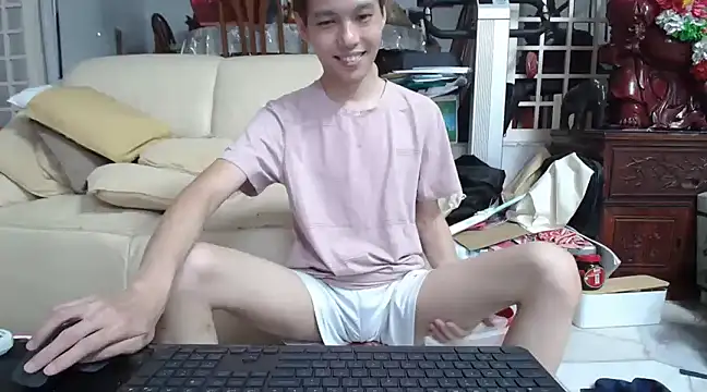 Snapshot of andrewooi chatting on 02.15.25 andrewooi online show from 02.15.25