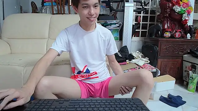 Snapshot of andrewooi chatting on 03.12.25 andrewooi online show from 03.12.25