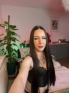 Trixie-Tainted online show from 03.04.25