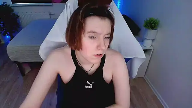 Snapshot of CranberryHot chatting on 03.13.25 CranberryHot online show from 03.13.25