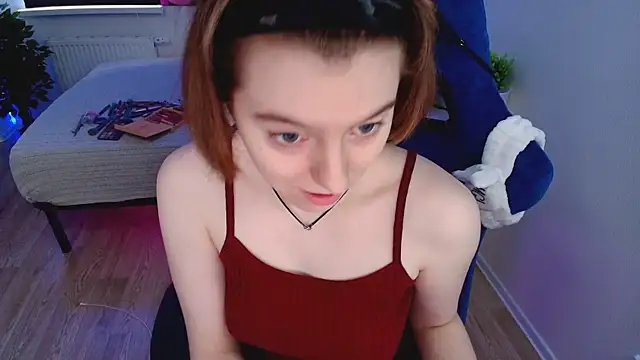 Snapshot of CranberryHot chatting on 03.16.25 CranberryHot online show from 03.16.25