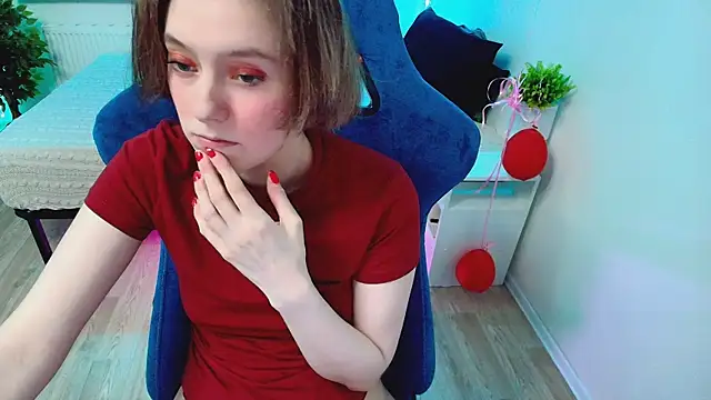 Snapshot of CranberryHot chatting on 10.22.25 CranberryHot online show from 10.22.25