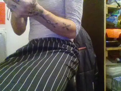 Snapshot of Myckeul chatting on 10.04.25 Myckeul online show from 10.04.25