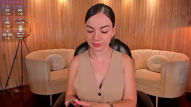 Snapshot of MorganHicks chatting on 10.19.25 MorganHicks online show from 10.19.25