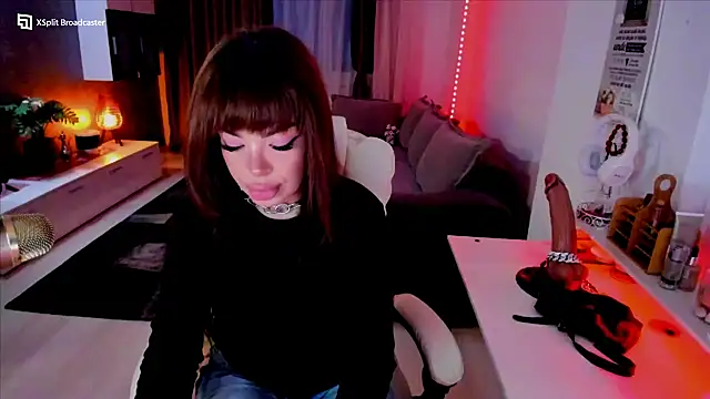 Snapshot of Miss_kay1111 chatting on 01.08.26 Miss kay1111 online show from 01.08.26