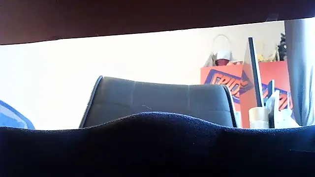 Snapshot of opreatiby chatting on 04.03.26 opreatiby online show from 04.03.26