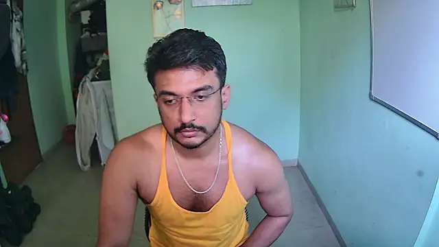 Snapshot of daringcutie chatting on 10.17.25 daringcutie online show from 10.17.25