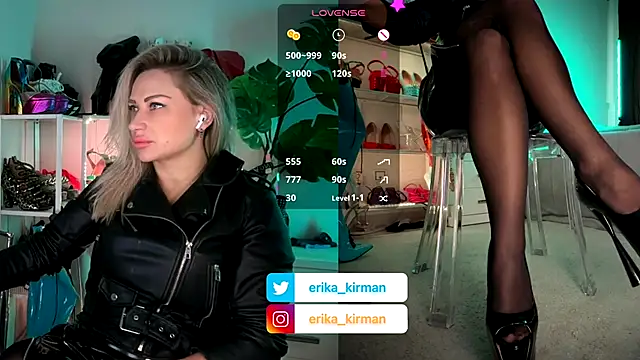 Snapshot of Erika_Kirman chatting on 12.05.25 Erika Kirman online show from 12.05.25