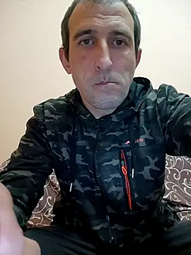 Snapshot of ZDRAVKICH chatting on 12.29.24 ZDRAVKICH online show from 12.29.24