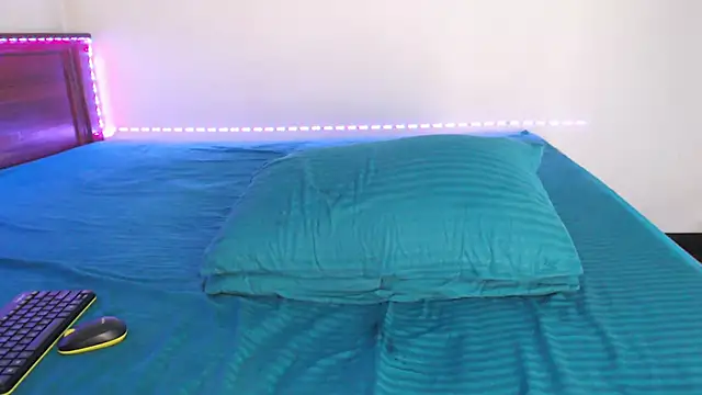 Snapshot of BeautyPriya chatting on 03.20.25 BeautyPriya online show from 03.20.25