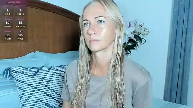 Christine 35 online show from 06.10.26