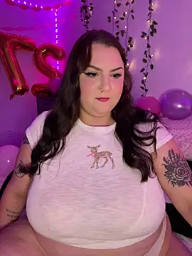 Snapshot of honeyviolet chatting on 09.23.25 honeyviolet online show from 09.23.25