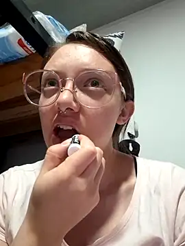 linda-schmidt online show from 03.18.25