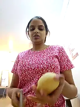 Snapshot of DirtySnowball69 chatting on 02.08.25 DirtySnowball69 online show from 02.08.25