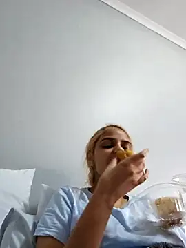 Snapshot of DirtySnowball69 chatting on 10.03.25 DirtySnowball69 online show from 10.03.25