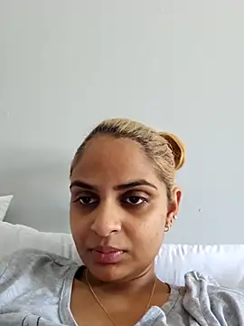 Snapshot of DirtySnowball69 chatting on 10.08.25 DirtySnowball69 online show from 10.08.25