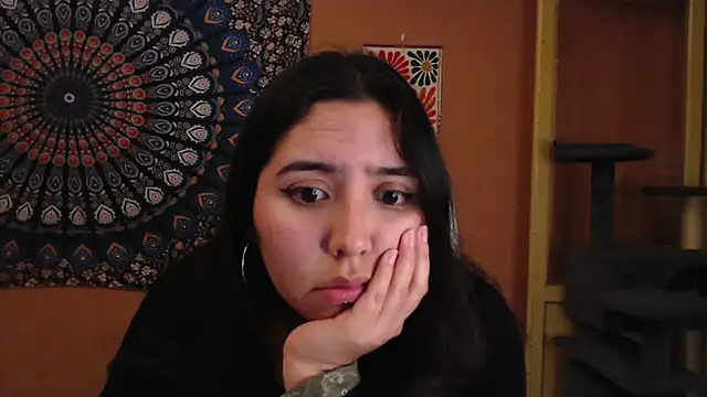 Snapshot of IntimateTales chatting on 12.12.24 IntimateTales online show from 12.12.24