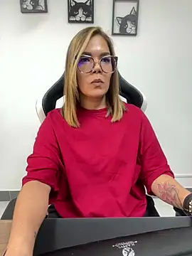 Snapshot of KellyBrooklyn_ chatting on 12.03.24 KellyBrooklyn  online show from 12.03.24