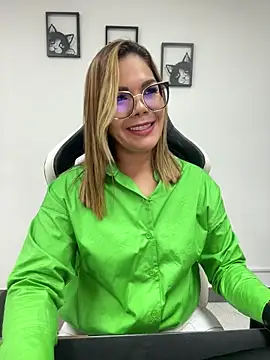 Snapshot of KellyBrooklyn_ chatting on 02.21.25 KellyBrooklyn  online show from 02.21.25