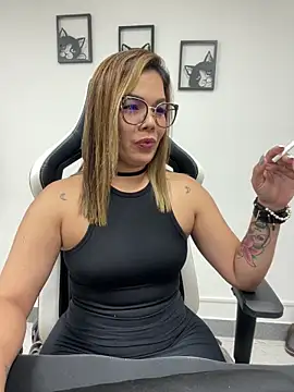 Snapshot of KellyBrooklyn_ chatting on 03.18.25 KellyBrooklyn  online show from 03.18.25