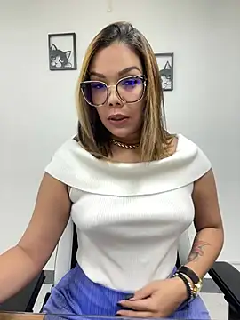 Snapshot of KellyBrooklyn_ chatting on 03.22.25 KellyBrooklyn  online show from 03.22.25