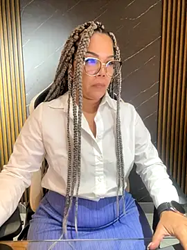 Snapshot of KellyBrooklyn_ chatting on 10.15.25 KellyBrooklyn  online show from 10.15.25