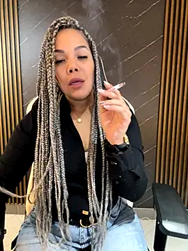 Snapshot of KellyBrooklyn_ chatting on 10.18.25 KellyBrooklyn  online show from 10.18.25