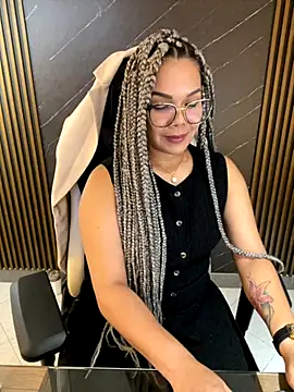 Snapshot of KellyBrooklyn_ chatting on 10.21.25 KellyBrooklyn  online show from 10.21.25