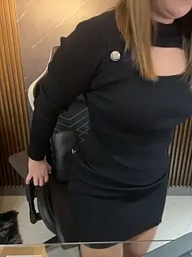 Snapshot of KellyBrooklyn_ chatting on 02.17.26 KellyBrooklyn online show from 02.17.26