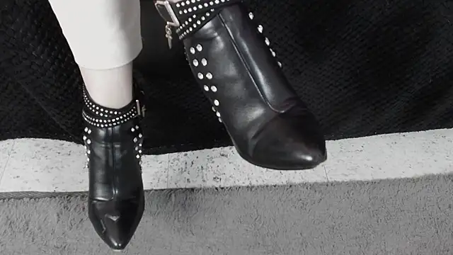  Jade 16 online show from 10.27.25