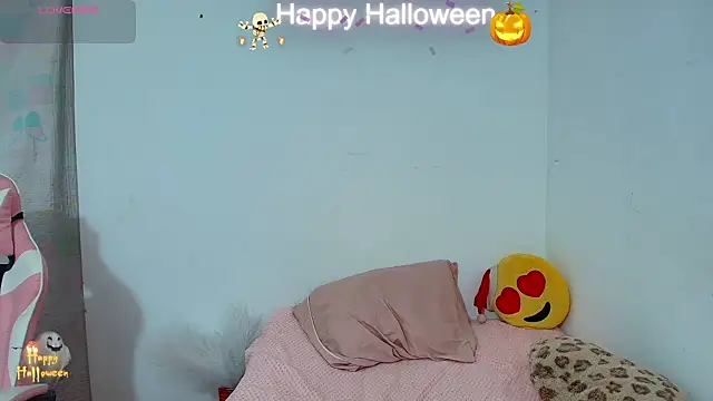 Snapshot of Anal_Milky_Momma chatting on 10.29.25 Anal Milky Momma online show from 10.29.25