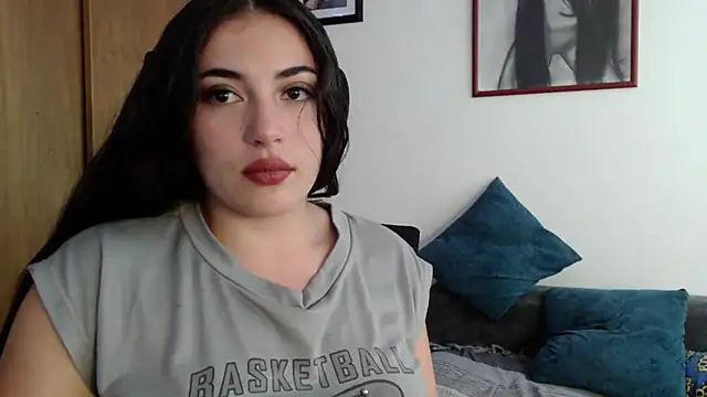 Snapshot of Honey_Aynur20 chatting on 09.11.25 Honey Aynur20 online show from 09.11.25