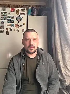 Snapshot of DanielOhCool chatting on 02.12.25 DanielOhCool online show from 02.12.25