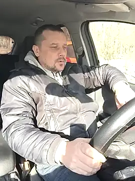 Snapshot of DanielOhCool chatting on 03.01.25 DanielOhCool online show from 03.01.25